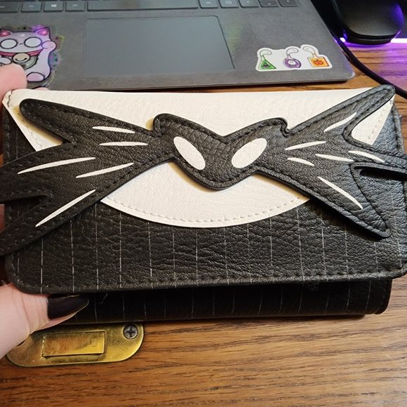 Nightmare Before Christmas Wallet (Buckle-Down) - Picture 1 of 4